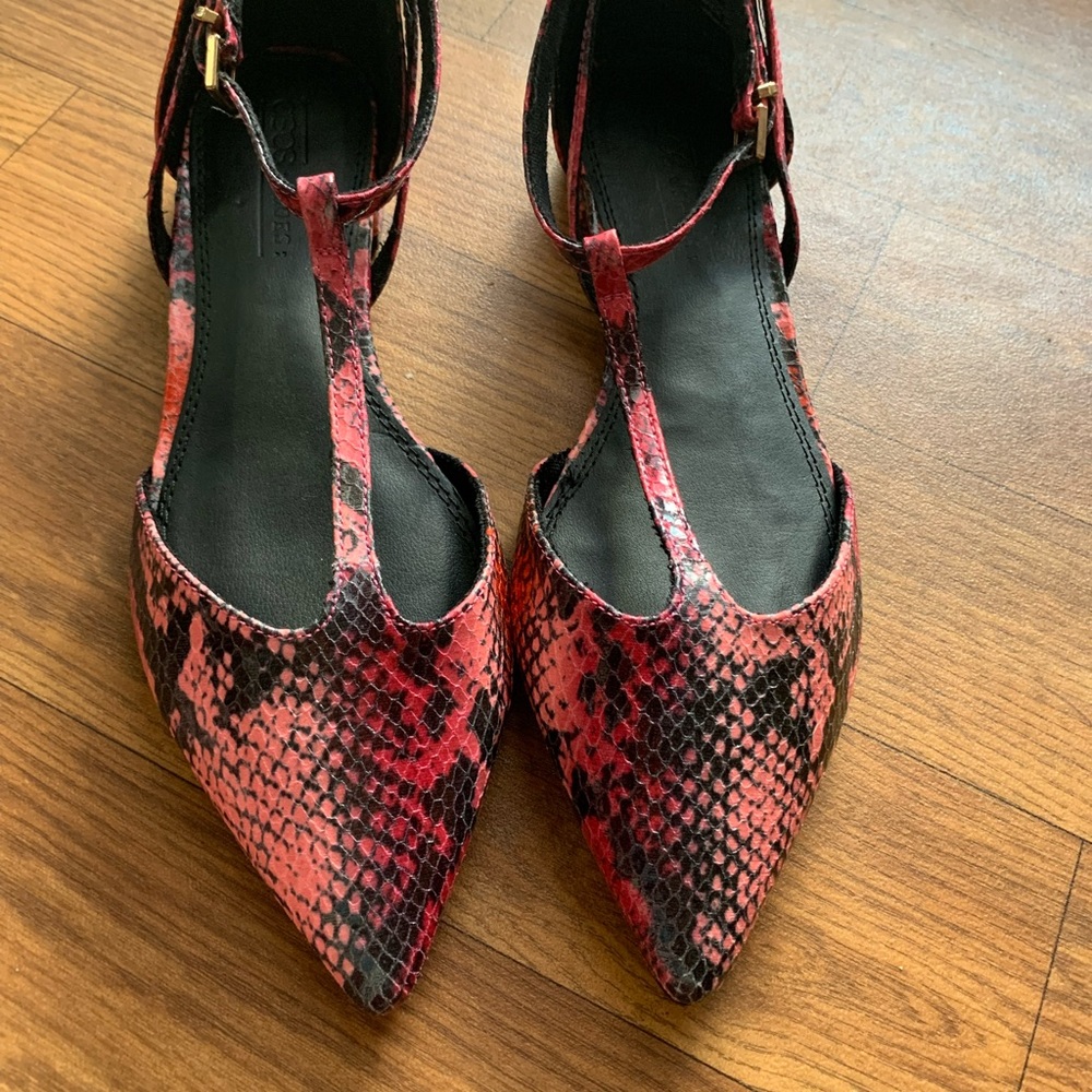 Zara strappy flats faux snake skin size 5, Fits like size 8 woman*